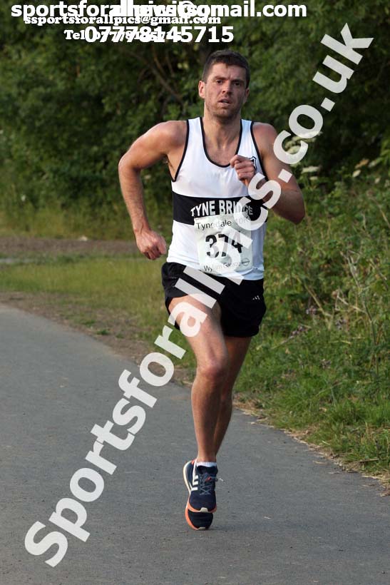 Tynedale 10k Road Race, Ovington to Low Prudhoe. Photo: David T. Hewitson/Sports for All Pics
